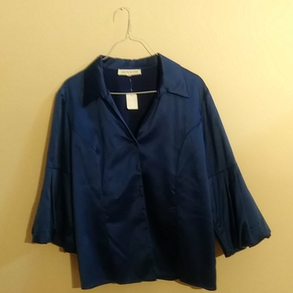 Blouse - Picture 2 of 12